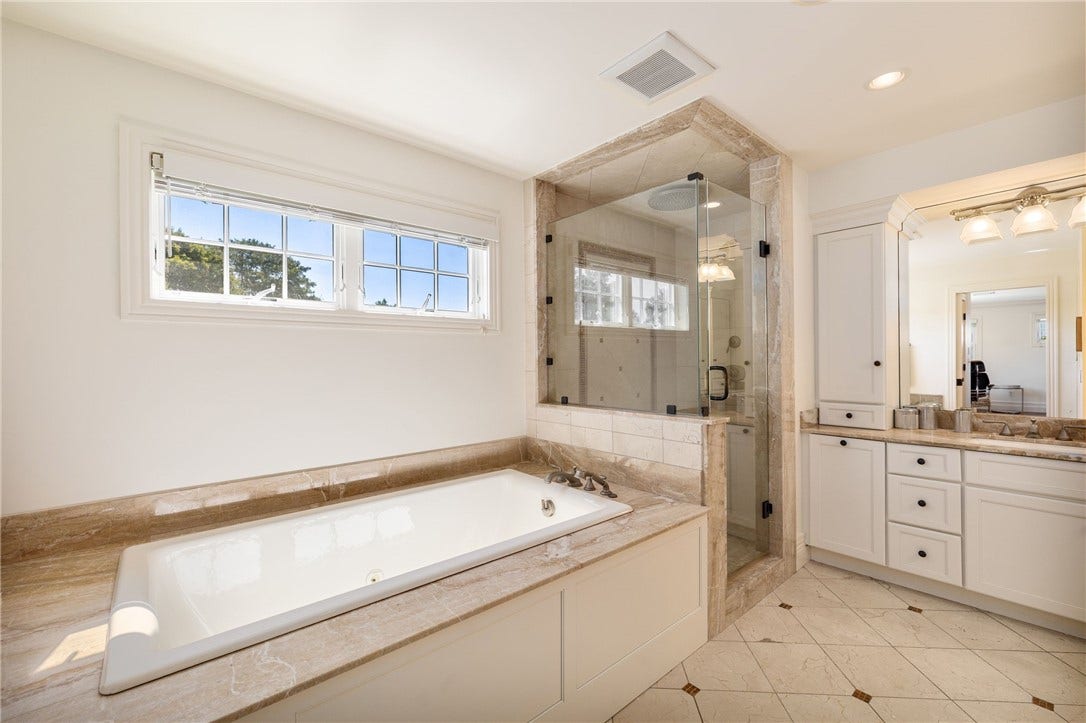 303 Howland Avenue, Middletown, RI 02842