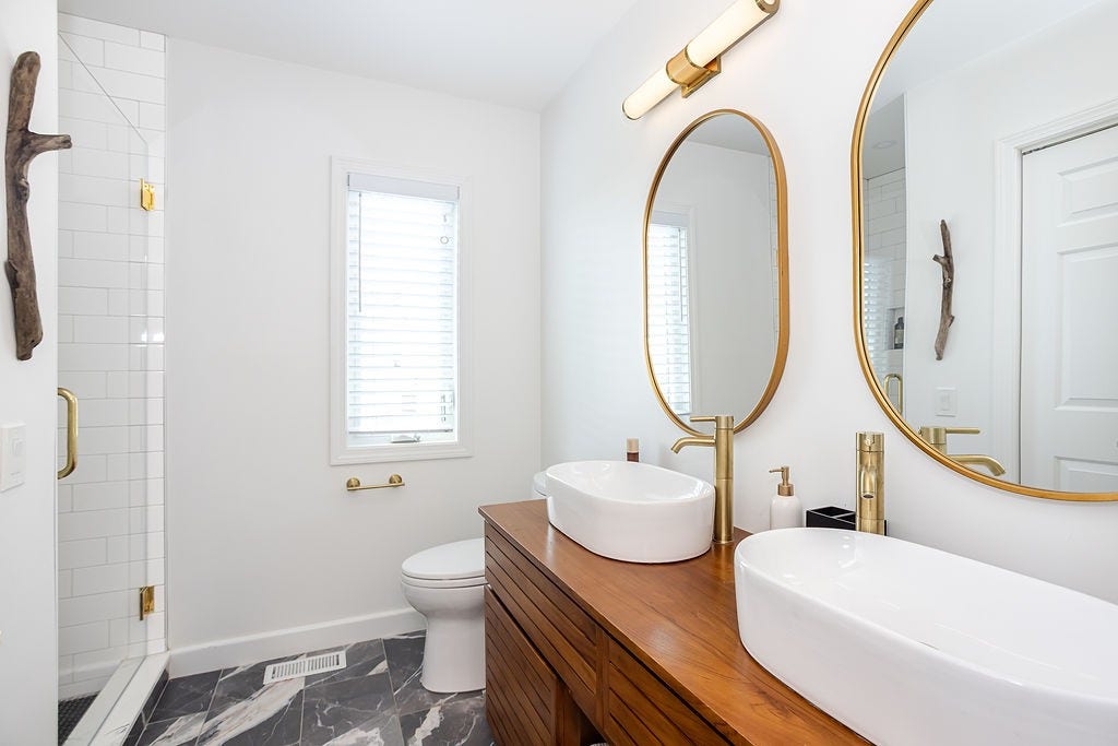 16 Larch Avenue, Narragansett, RI 02882