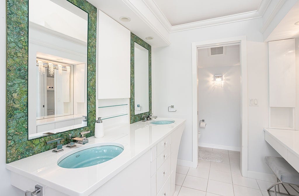 16 Larch Avenue, Narragansett, RI 02882