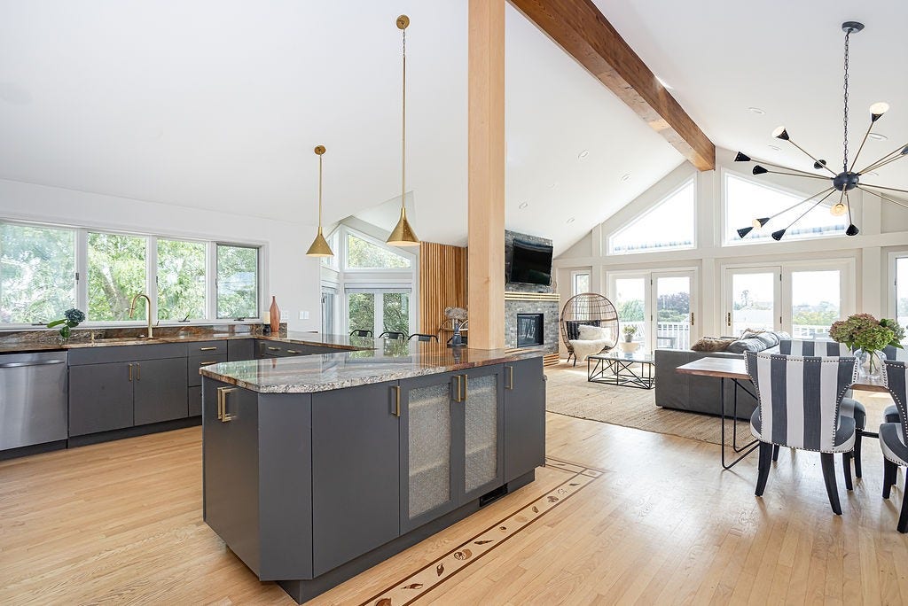 16 Larch Avenue, Narragansett, RI 02882