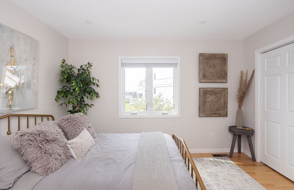16 Larch Avenue, Narragansett, RI 02882