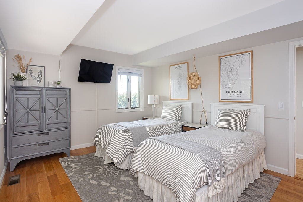 16 Larch Avenue, Narragansett, RI 02882