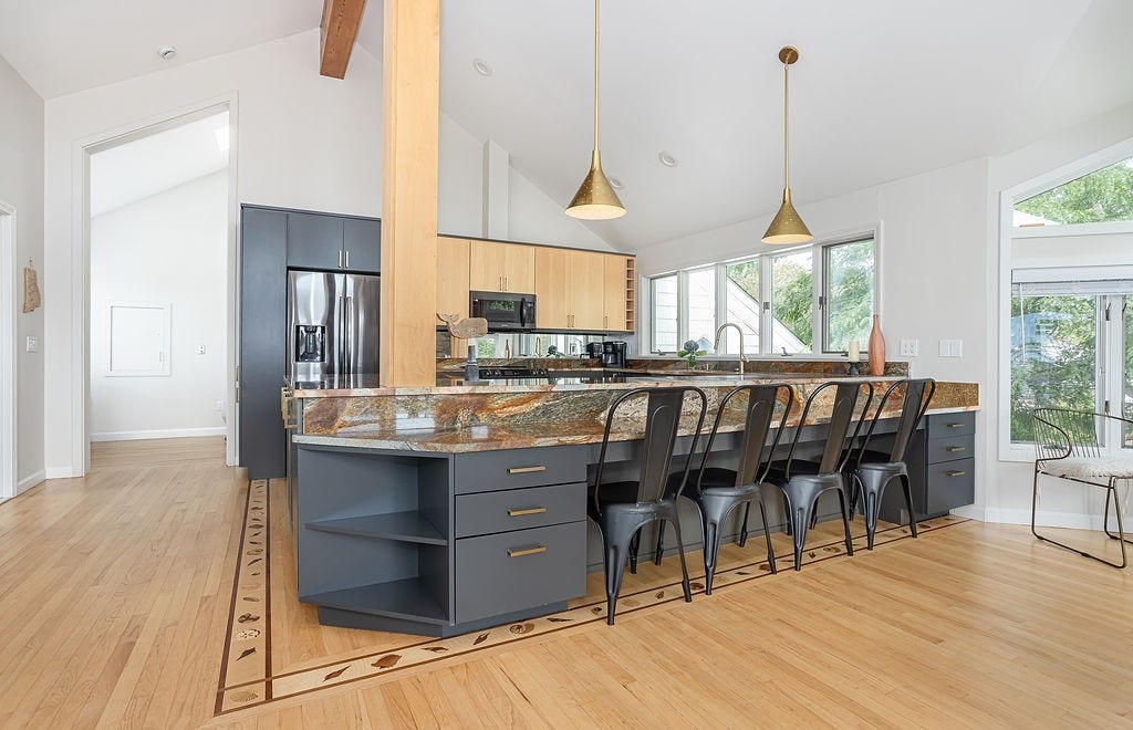 16 Larch Avenue, Narragansett, RI 02882