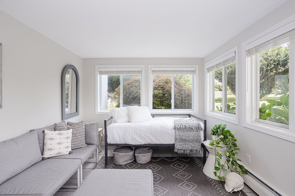 16 Larch Avenue, Narragansett, RI 02882