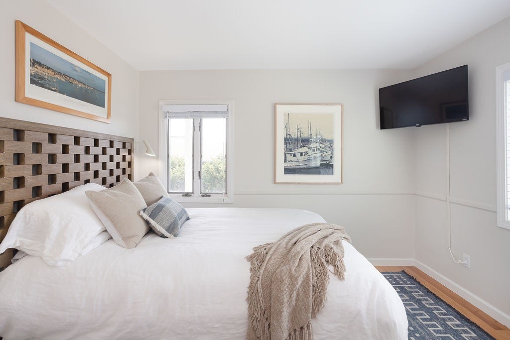 16 Larch Avenue, Narragansett, RI 02882