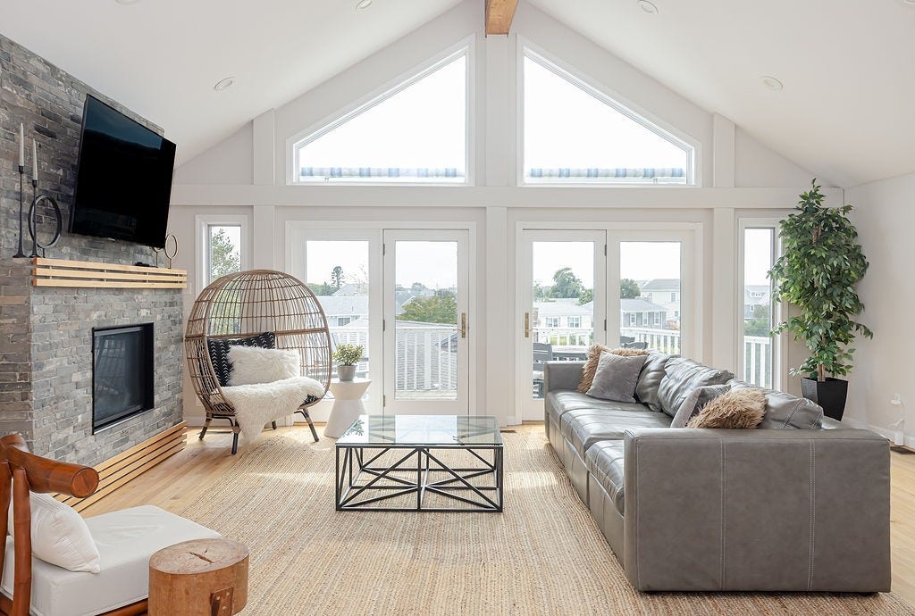 16 Larch Avenue, Narragansett, RI 02882