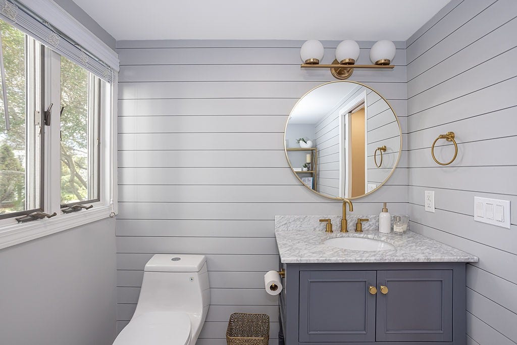 16 Larch Avenue, Narragansett, RI 02882
