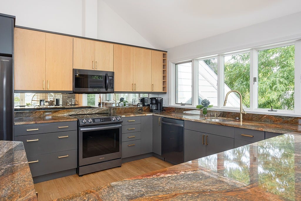 16 Larch Avenue, Narragansett, RI 02882