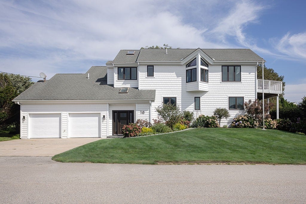 16 Larch Avenue, Narragansett, RI 02882