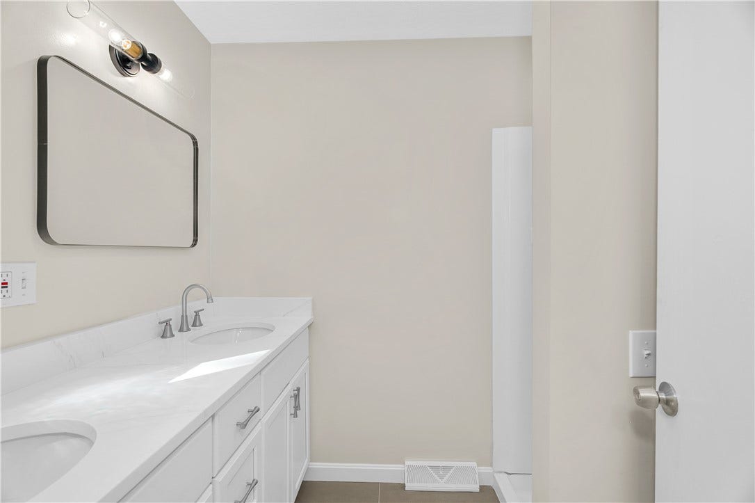 6 Acacia Court, Coventry, RI 02816 6 Acacia Court, Coventry, RI 02816