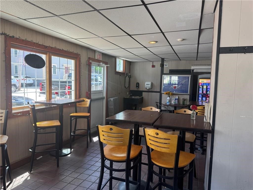 91 Duke Street, East Greenwich, RI 02818 91 Duke Street, East Greenwich, RI 02818