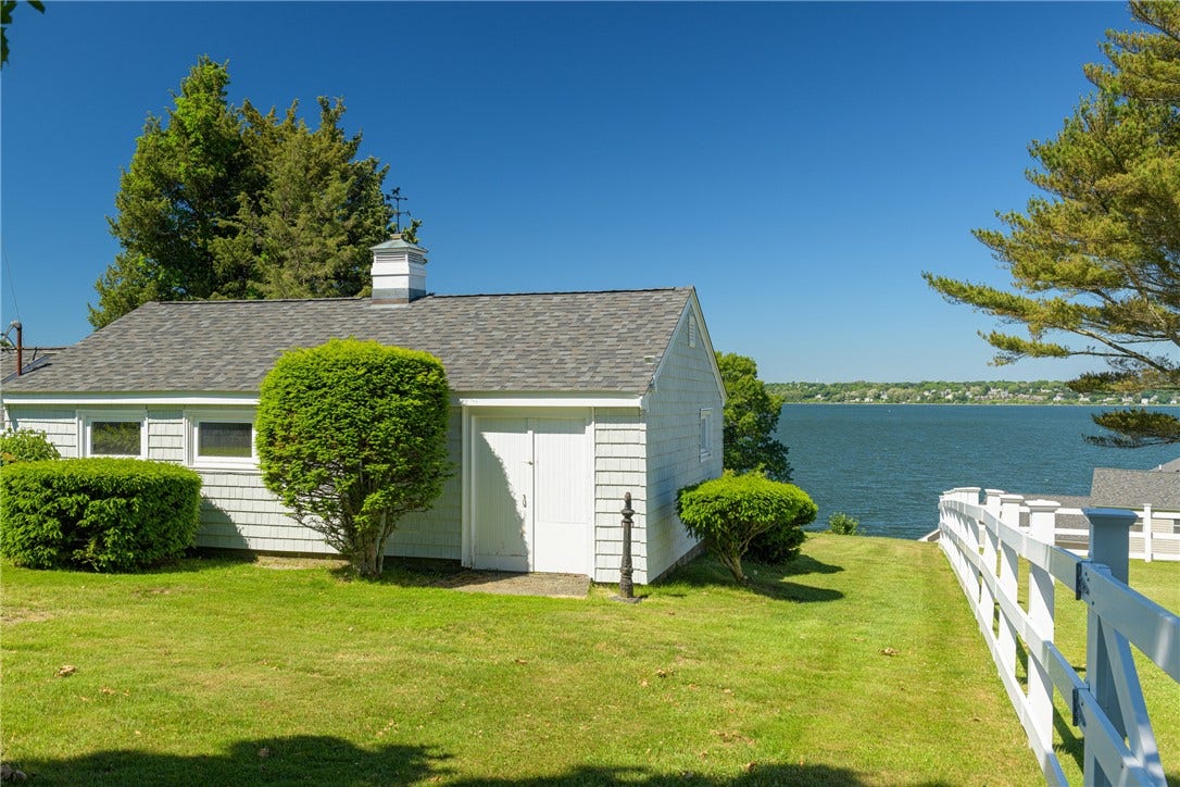 149 Nanaquaket Road, Tiverton, RI 02878 Barn