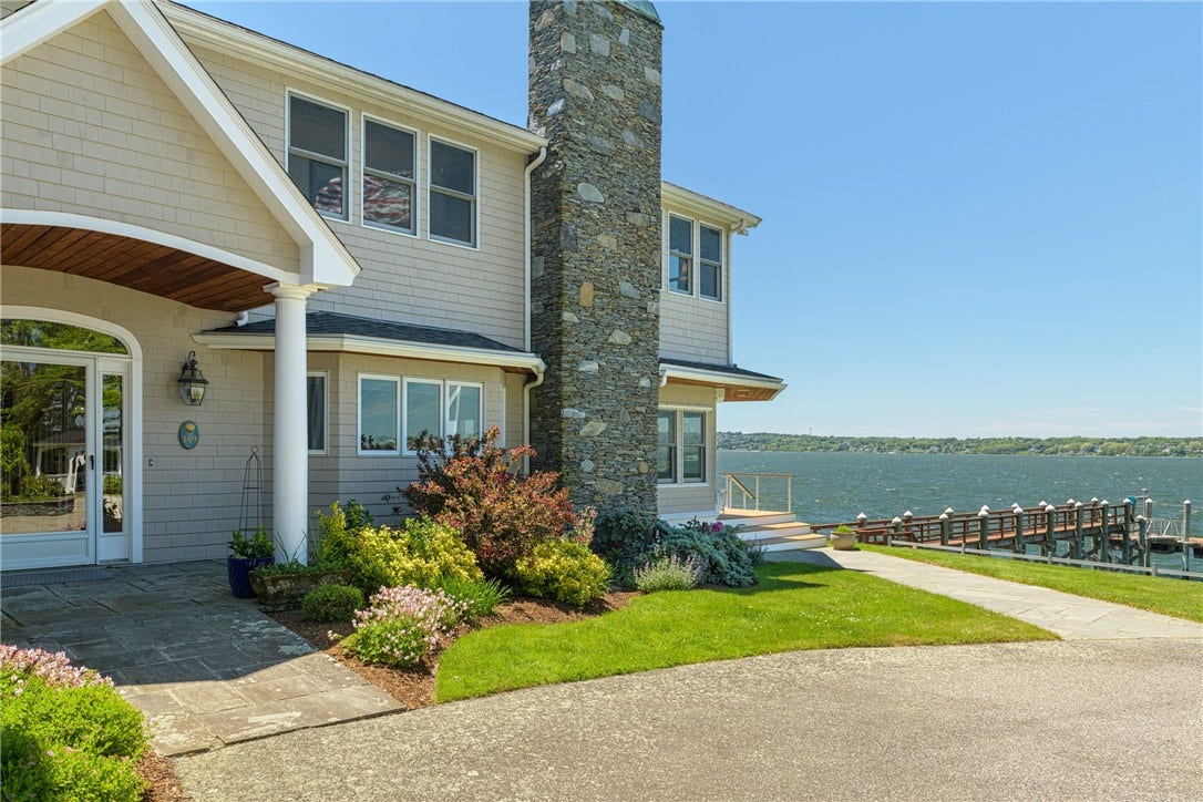 149 Nanaquaket Road, Tiverton, RI 02878 149 Nanaquaket Road, Tiverton, RI 02878