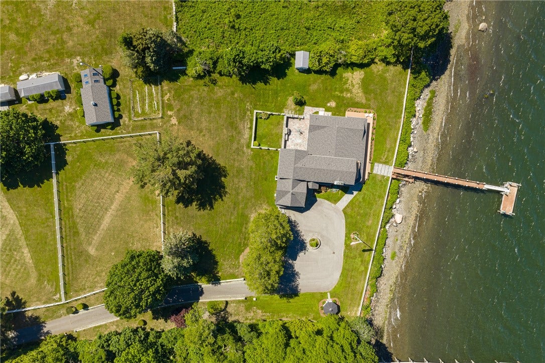 149 Nanaquaket Road, Tiverton, RI 02878 149 Nanaquaket Road, Tiverton, RI 02878