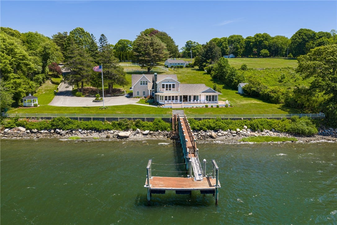 149 Nanaquaket Road, Tiverton, RI 02878 149 Nanaquaket Road, Tiverton, RI 02878