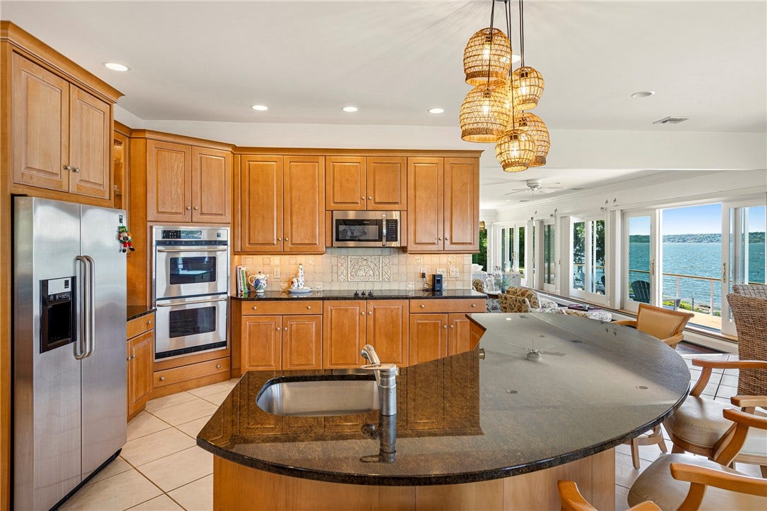 149 Nanaquaket Road, Tiverton, RI 02878 149 Nanaquaket Road, Tiverton, RI 02878