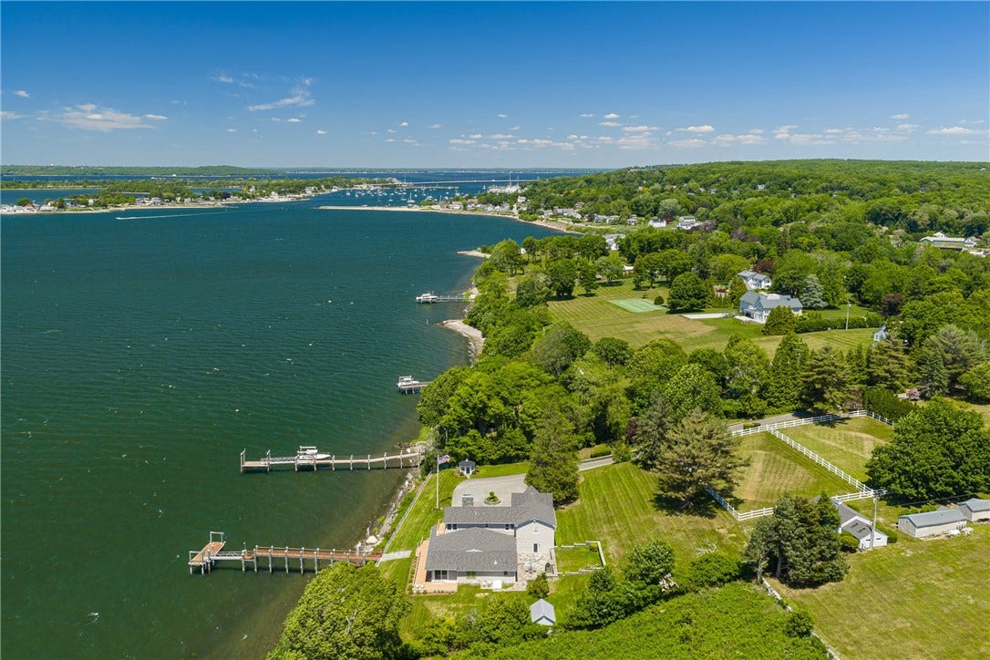 149 Nanaquaket Road, Tiverton, RI 02878 149 Nanaquaket Road, Tiverton, RI 02878