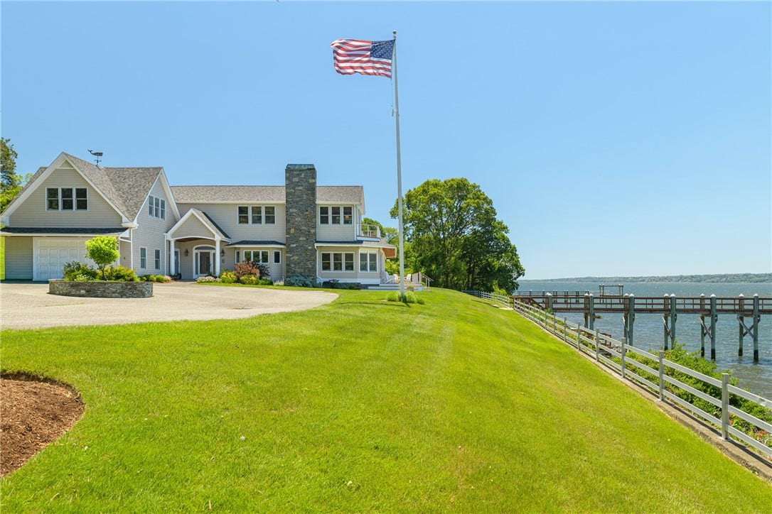 149 Nanaquaket Road, Tiverton, RI 02878 149 Nanaquaket Road, Tiverton, RI 02878