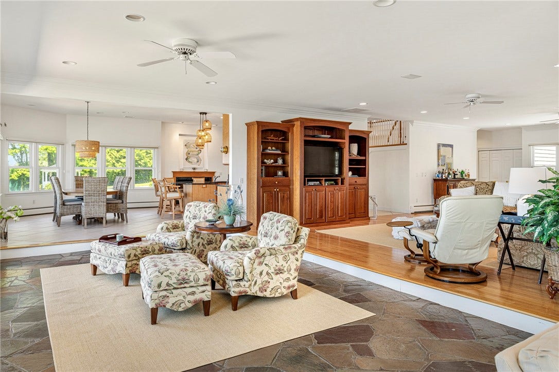 149 Nanaquaket Road, Tiverton, RI 02878 149 Nanaquaket Road, Tiverton, RI 02878