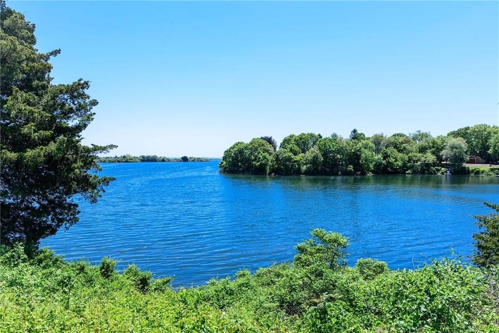 26 Fort Ninigret Road, Charlestown, RI 02813 26 Fort Ninigret Road, Charlestown, RI 02813