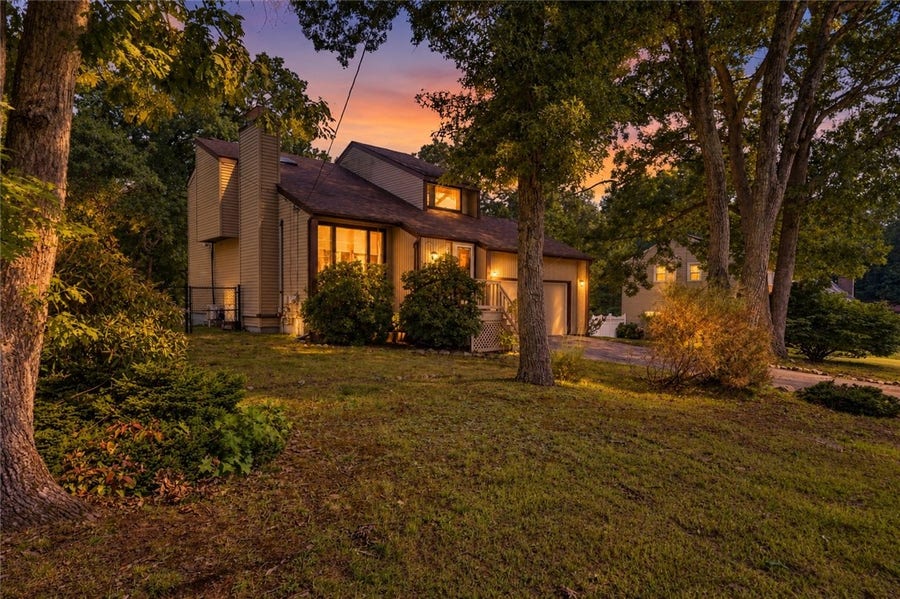 Property photo for 9 Eastgate Drive, Coventry, RI