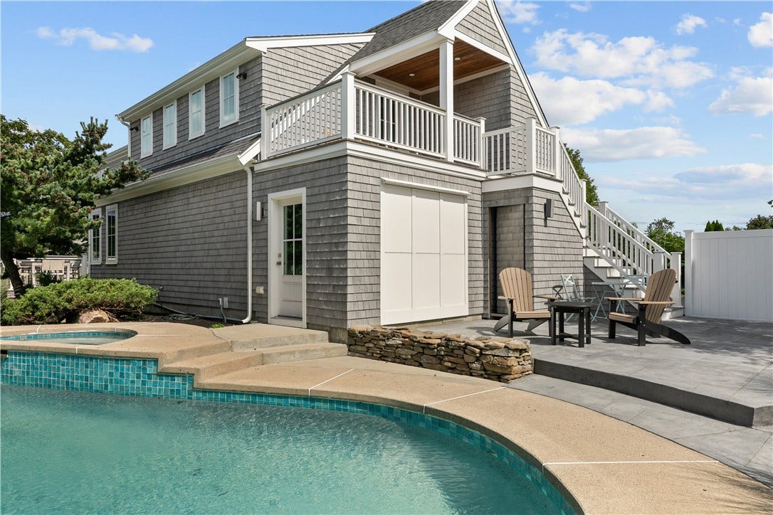 2040 East Main Road, Portsmouth, RI 02871 2040 East Main Road, Portsmouth, RI 02871