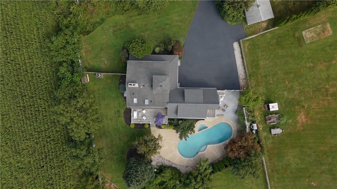 2040 East Main Road, Portsmouth, RI 02871 2040 East Main Road, Portsmouth, RI 02871