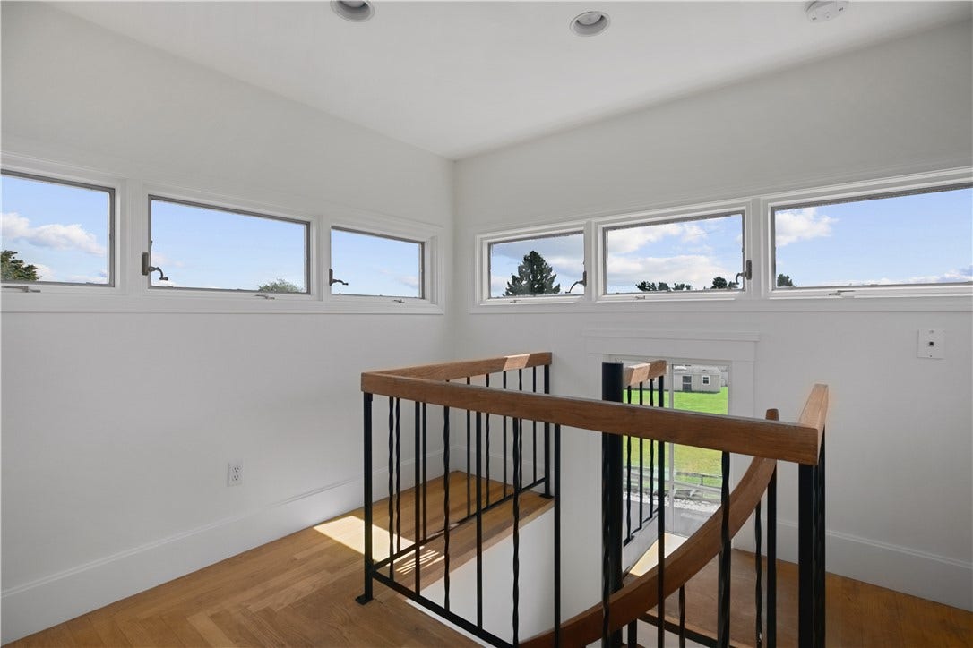 2040 East Main Road, Portsmouth, RI 02871 2040 East Main Road, Portsmouth, RI 02871