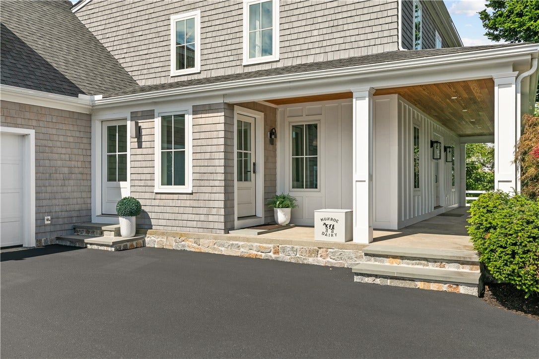2040 East Main Road, Portsmouth, RI 02871 2040 East Main Road, Portsmouth, RI 02871
