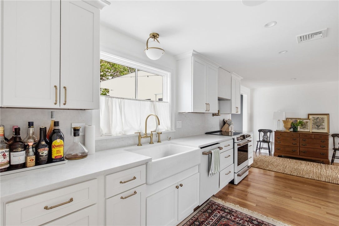 14 Valhalla Drive, Portsmouth, RI 02871 14 Valhalla Drive, Portsmouth, RI 02871