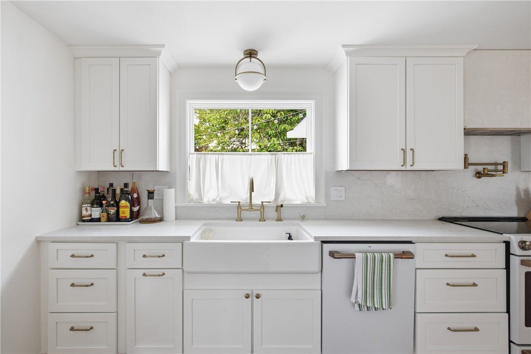 14 Valhalla Drive, Portsmouth, RI 02871 14 Valhalla Drive, Portsmouth, RI 02871
