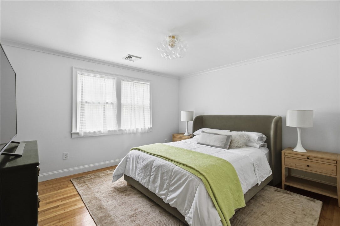 14 Valhalla Drive, Portsmouth, RI 02871 14 Valhalla Drive, Portsmouth, RI 02871