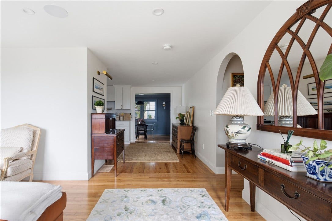 14 Valhalla Drive, Portsmouth, RI 02871 14 Valhalla Drive, Portsmouth, RI 02871