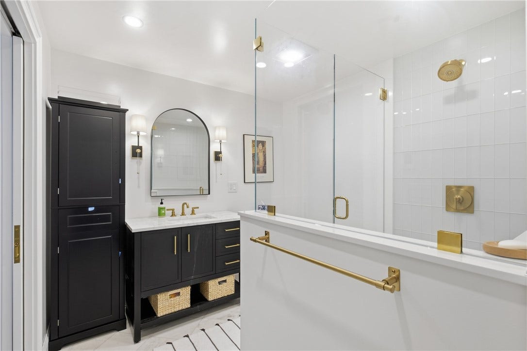 14 Valhalla Drive, Portsmouth, RI 02871 14 Valhalla Drive, Portsmouth, RI 02871