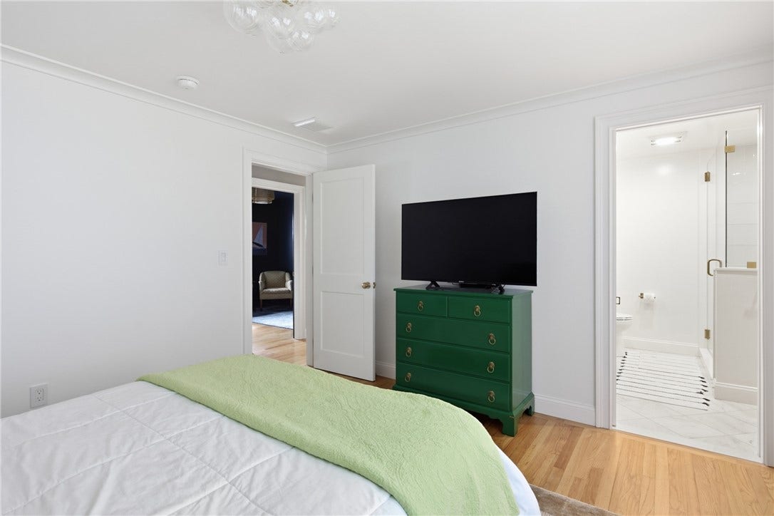 14 Valhalla Drive, Portsmouth, RI 02871 14 Valhalla Drive, Portsmouth, RI 02871
