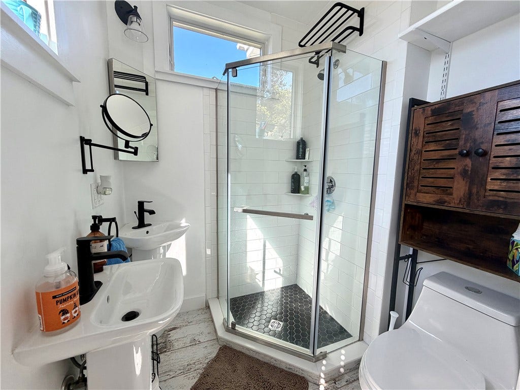 63 Bowery Street, #2, Newport, RI 02840 63 Bowery Street, #2, Newport, RI 02840