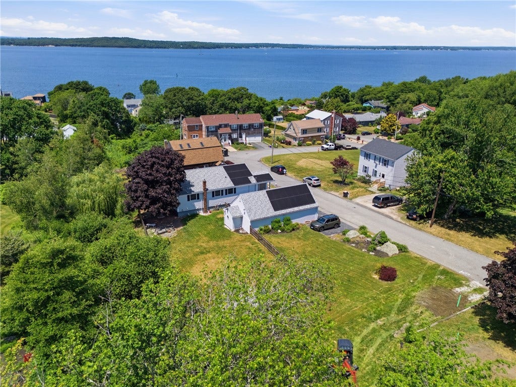201 Randolph Avenue, Tiverton, RI 02878 201 Randolph Avenue, Tiverton, RI 02878