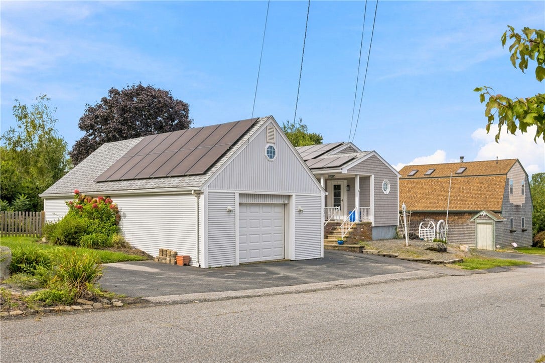201 Randolph Avenue, Tiverton, RI 02878 201 Randolph Avenue, Tiverton, RI 02878