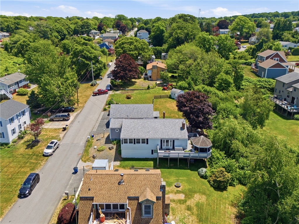 201 Randolph Avenue, Tiverton, RI 02878 201 Randolph Avenue, Tiverton, RI 02878