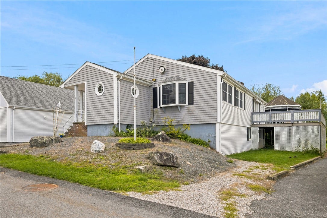 201 Randolph Avenue, Tiverton, RI 02878 201 Randolph Avenue, Tiverton, RI 02878
