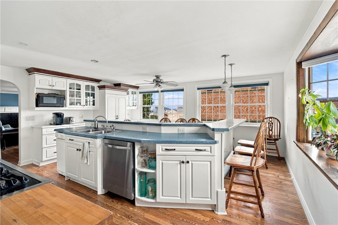 201 Randolph Avenue, Tiverton, RI 02878 201 Randolph Avenue, Tiverton, RI 02878