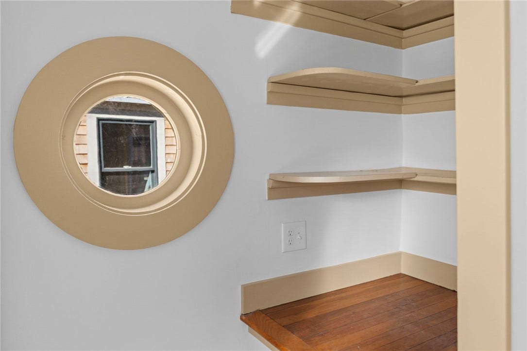 18 Barney Street, #2, Newport, RI 02840 18 Barney Street, #2, Newport, RI 02840
