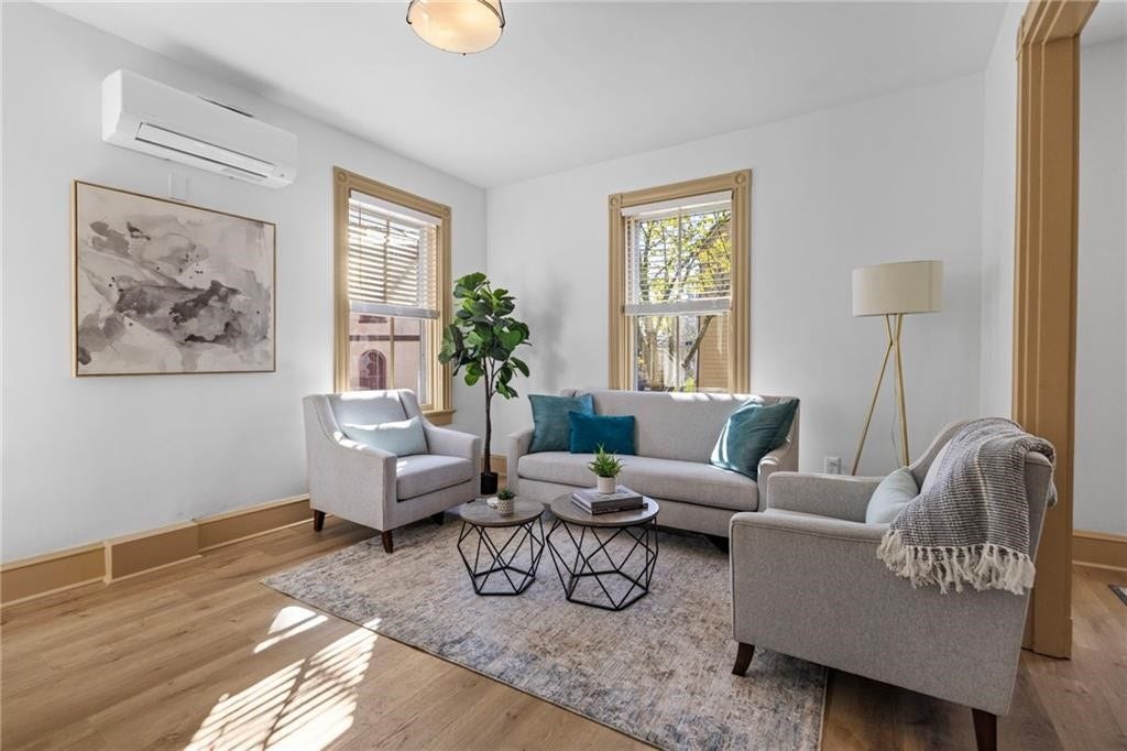 18 Barney Street, #2, Newport, RI 02840 18 Barney Street, #2, Newport, RI 02840
