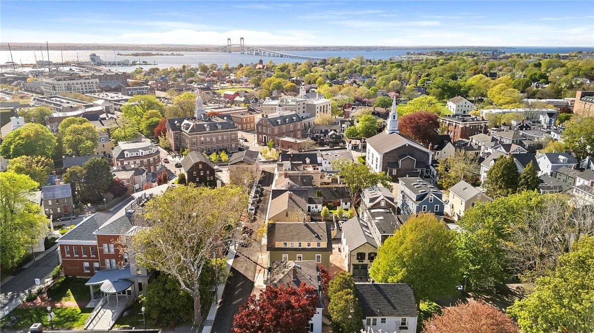 18 Barney Street, #2, Newport, RI 02840 18 Barney Street, #2, Newport, RI 02840