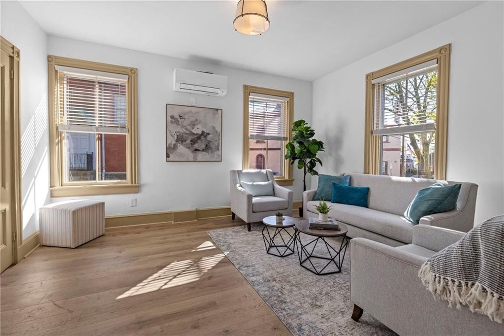 18 Barney Street, #2, Newport, RI 02840 18 Barney Street, #2, Newport, RI 02840