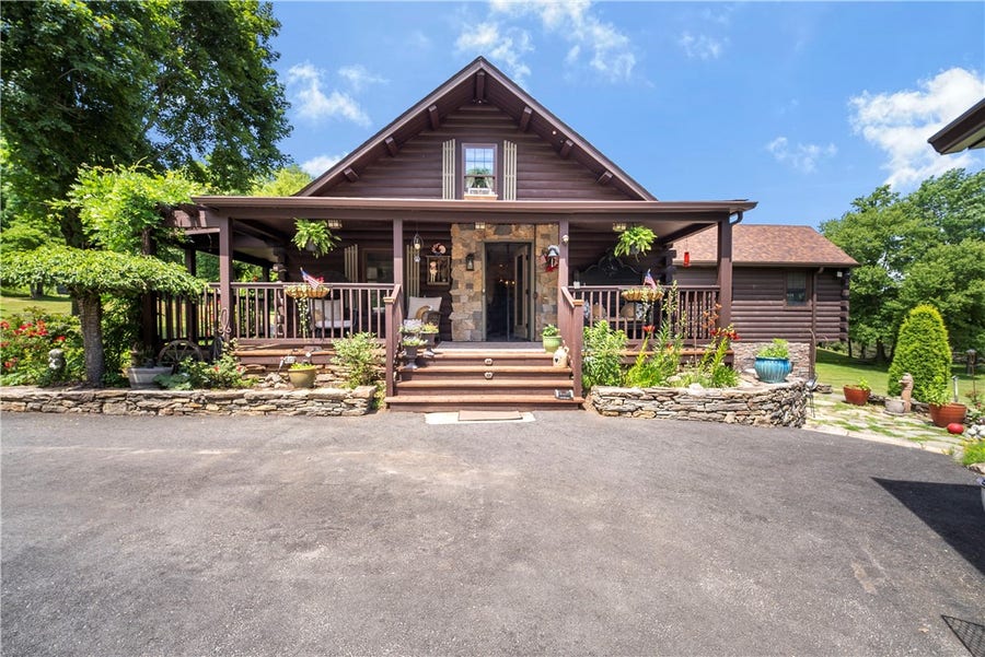 Property photo for 84 Dark Lantern Hill Road, Killingly, CT
