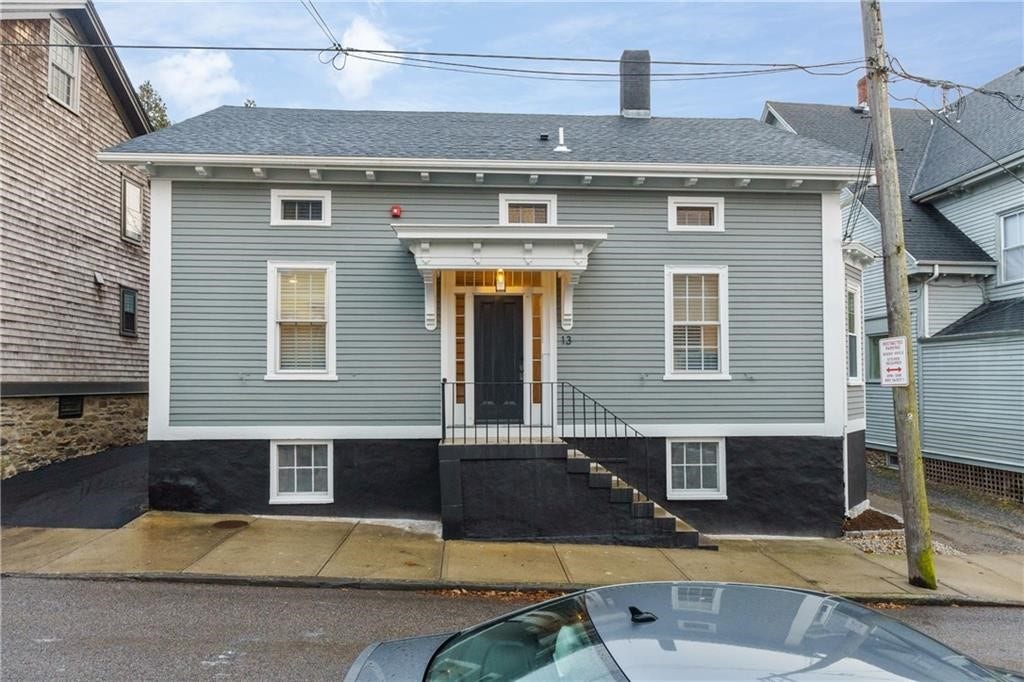 13 Sherman Street, #4, Newport, RI 02840 13 Sherman Street, #4, Newport, RI 02840