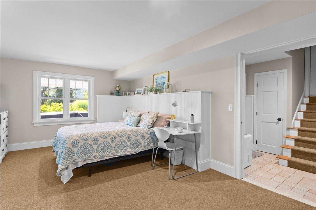 162 Indian Point Road, Tiverton, RI 02878 162 Indian Point Road, Tiverton, RI 02878