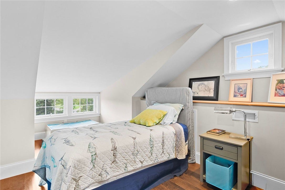 162 Indian Point Road, Tiverton, RI 02878 162 Indian Point Road, Tiverton, RI 02878