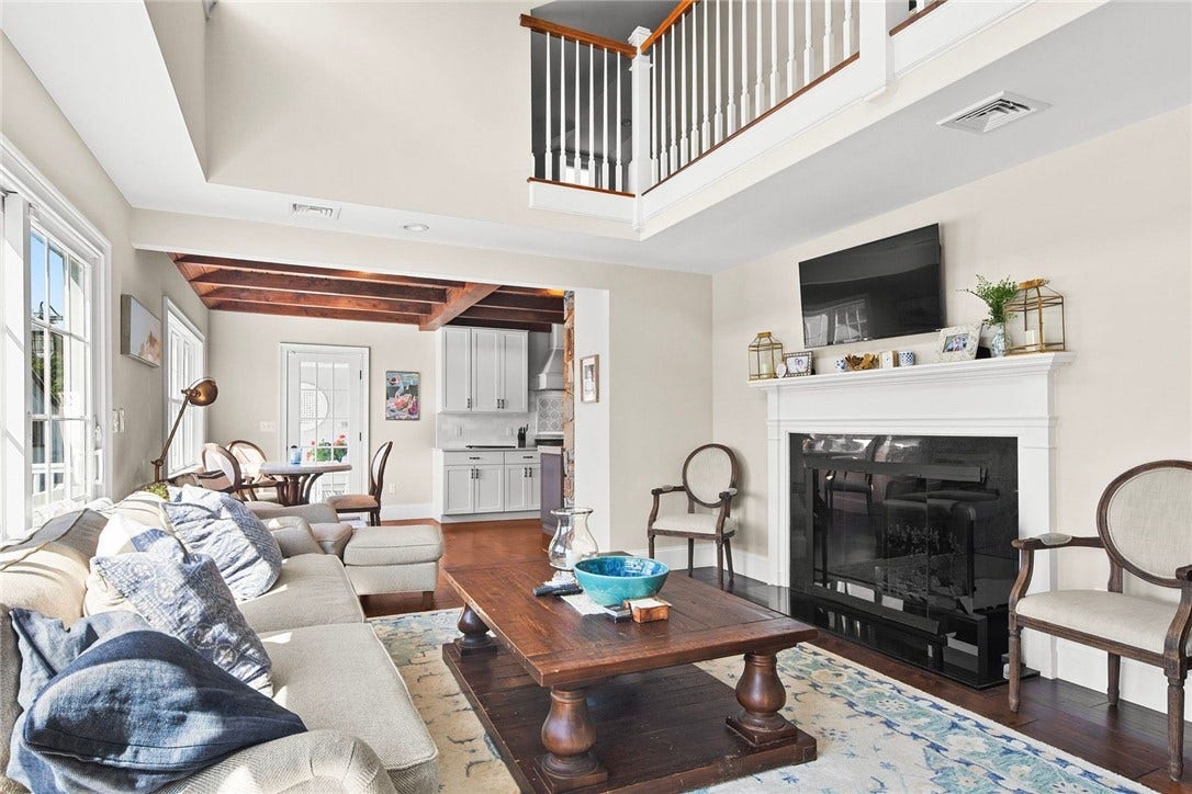 162 Indian Point Road, Tiverton, RI 02878 162 Indian Point Road, Tiverton, RI 02878